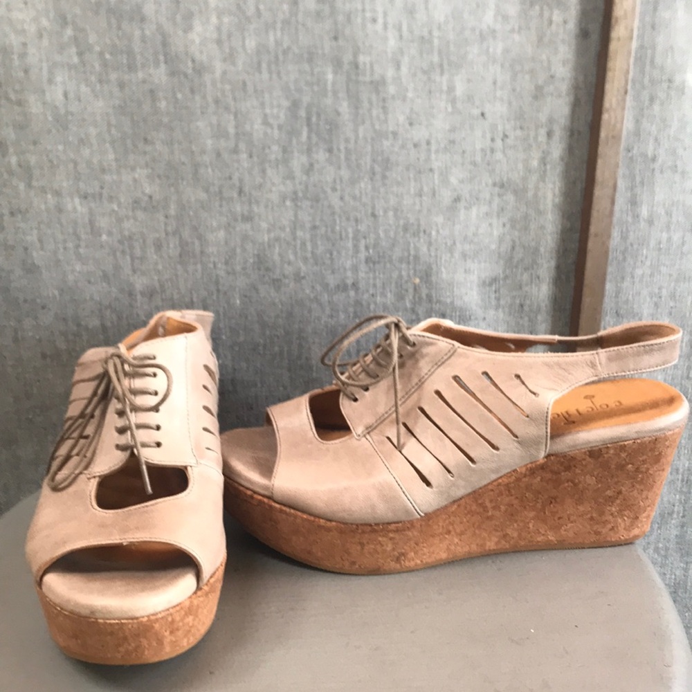 Superior Coclico leather Corce wedge Shoes.